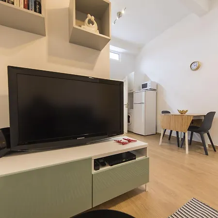 Principe Real Getaway Thistle House Apartment *