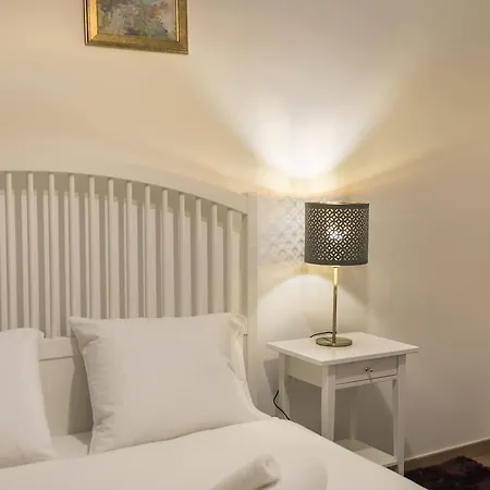 Principe Real Getaway Thistle House Apartment Lisbon
