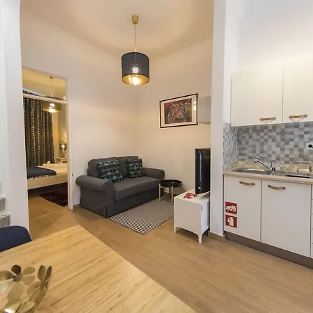 Principe Real Getaway Thistle House Apartment *