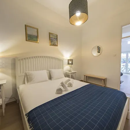 Principe Real Getaway Thistle House Lisbon