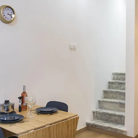 Principe Real Getaway Thistle House Apartment